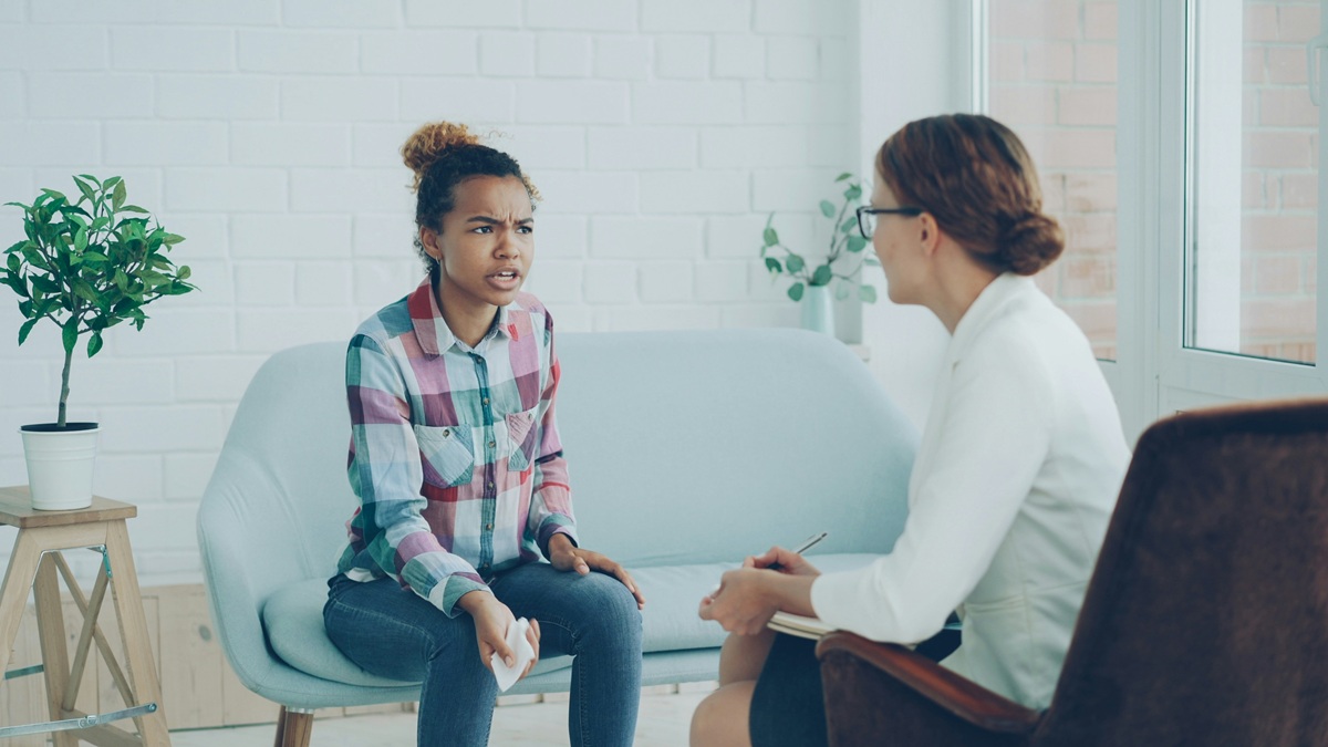 A one-to-one mentoring session between a young person and a mentor